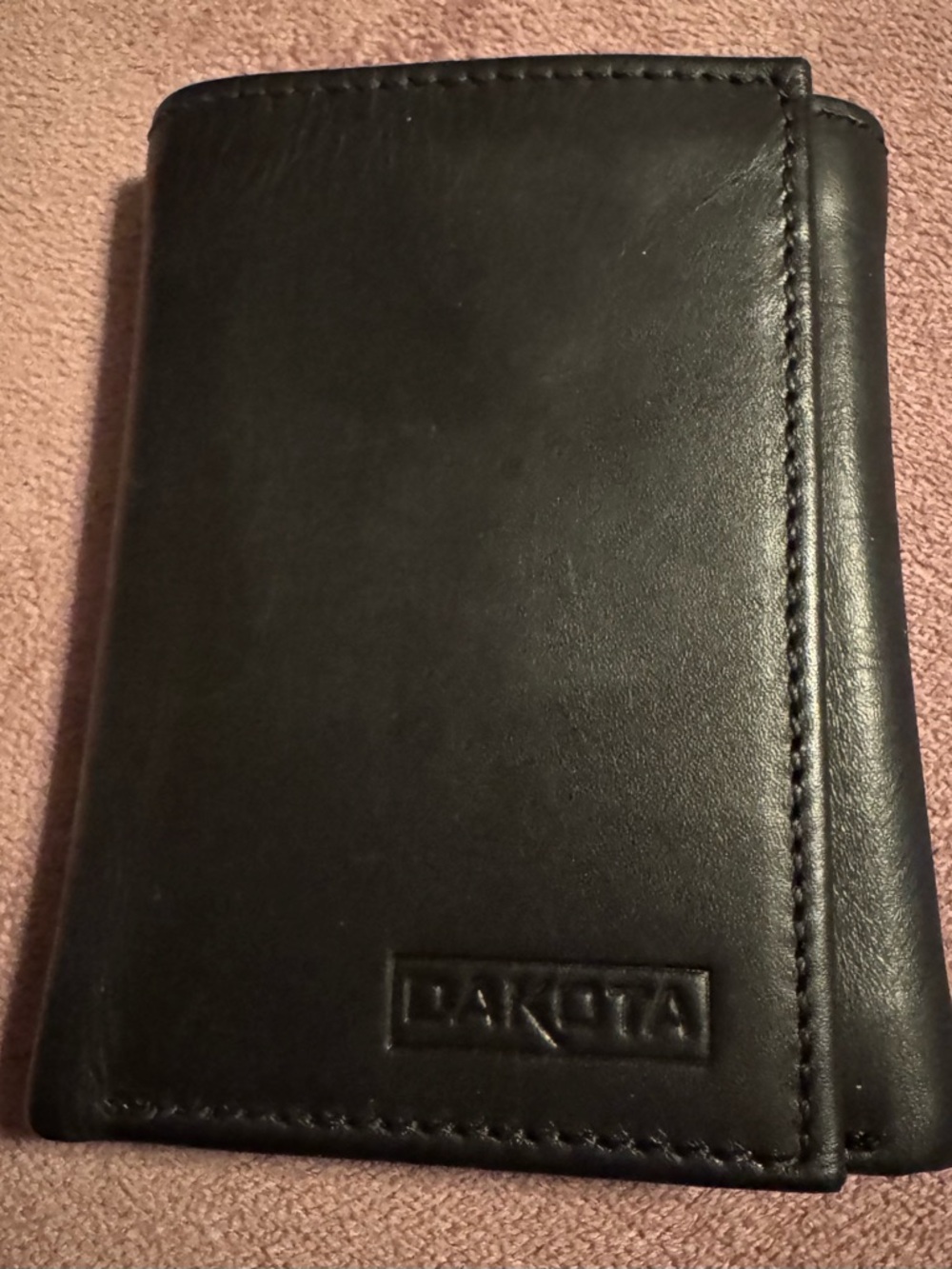 Dakota Black Leather Trifold Wallet - Picture 2 of 15